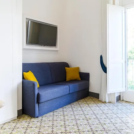 Luxury House Alojamento de Acomodação e Pequeno-almoço 2*