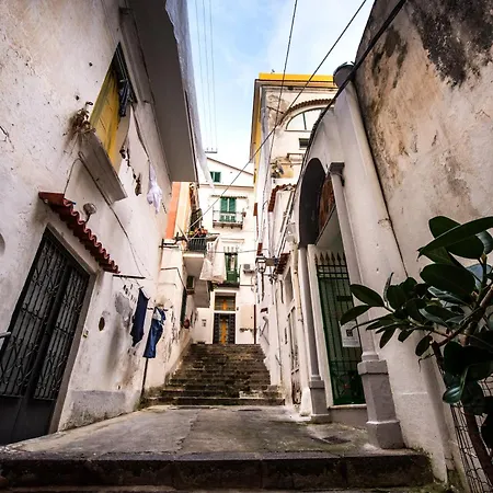 Luxury House לינה וארוחת בוקר 4*