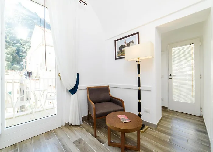 לינה וארוחת בוקר Luxury House אמאלפי