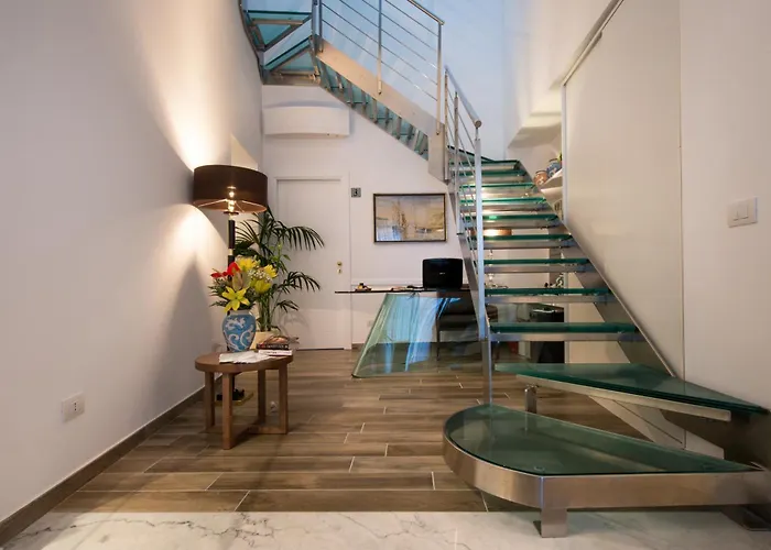 לינה וארוחת בוקר Luxury House