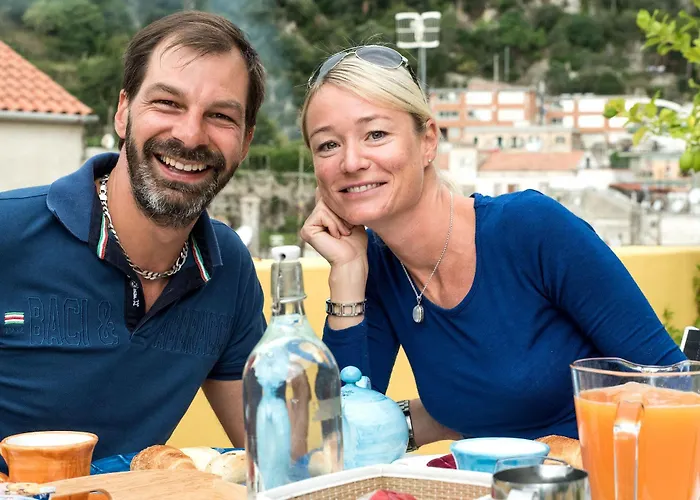 לינה וארוחת בוקר Luxury House