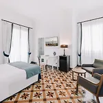 לינה וארוחת בוקר Luxury House