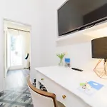 Luxury House לינה וארוחת בוקר