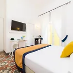 לינה וארוחת בוקר Luxury House אמאלפי