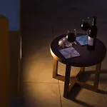 Luxury House לינה וארוחת בוקר 4*
