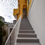לינה וארוחת בוקר Luxury House 4*