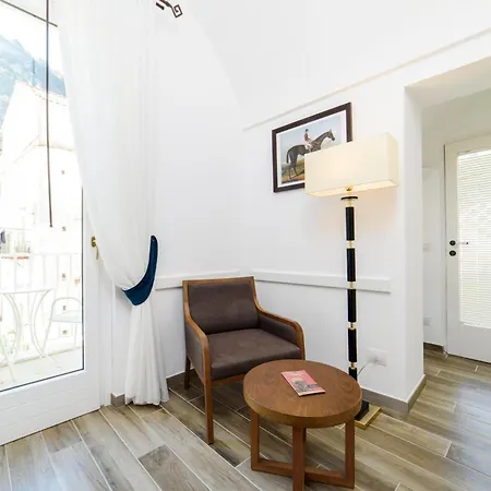 Alojamento de Acomodação e Pequeno-almoço Luxury House Amalfi