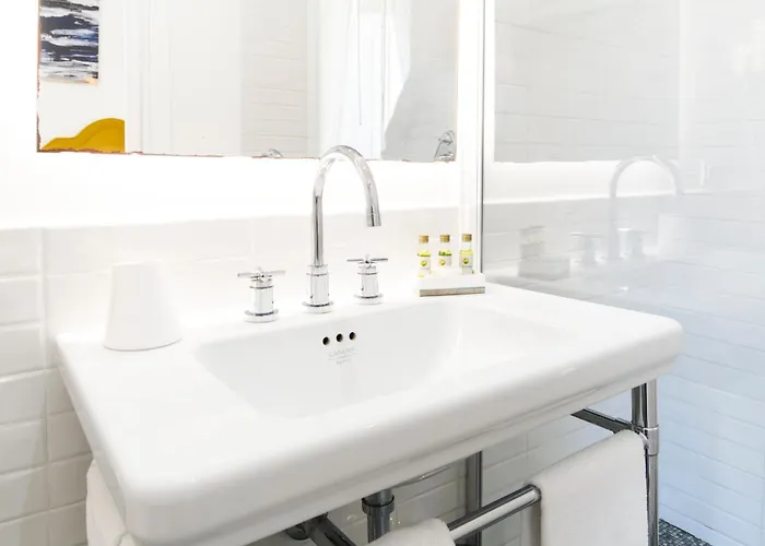 Luxury House Bed & Breakfast 4*